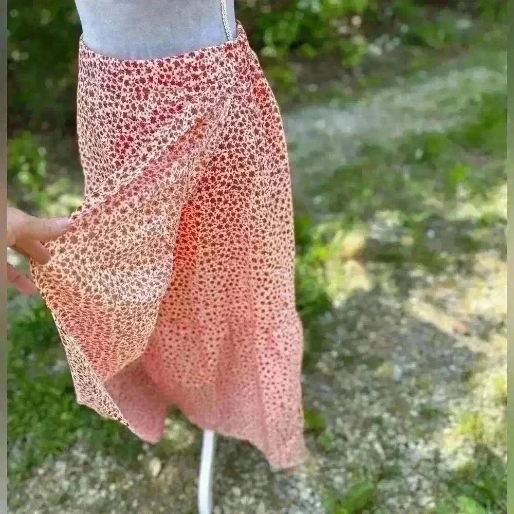J.Gee skirt. orange and blue. Floral. faux wrap around. size Large. Midi. Flowy - Picture 4 of 6